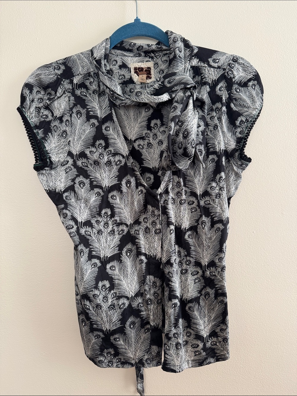 Women's Free People Silk Black & White Peacock-Print Short Sleeve Top